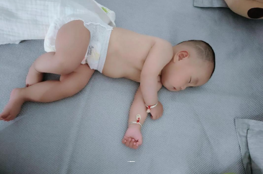 威海宝宝积食发烧怎么处理